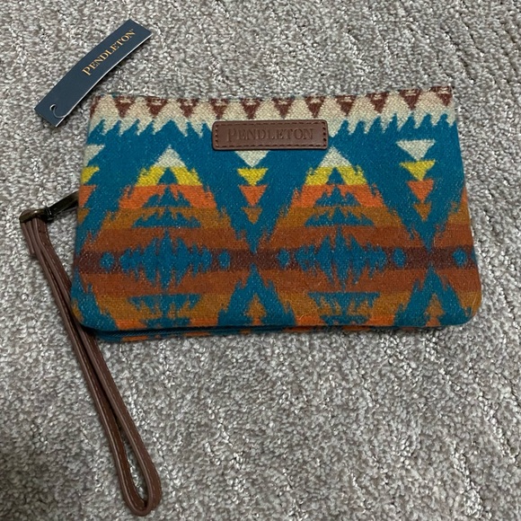 Pendleton Handbags - Pendleton Wallet Women Three Pocket Keeper Purse Wool Aztec Print